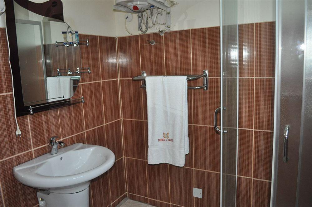 Tribeca Hotel Ghana Accra Bagian luar foto