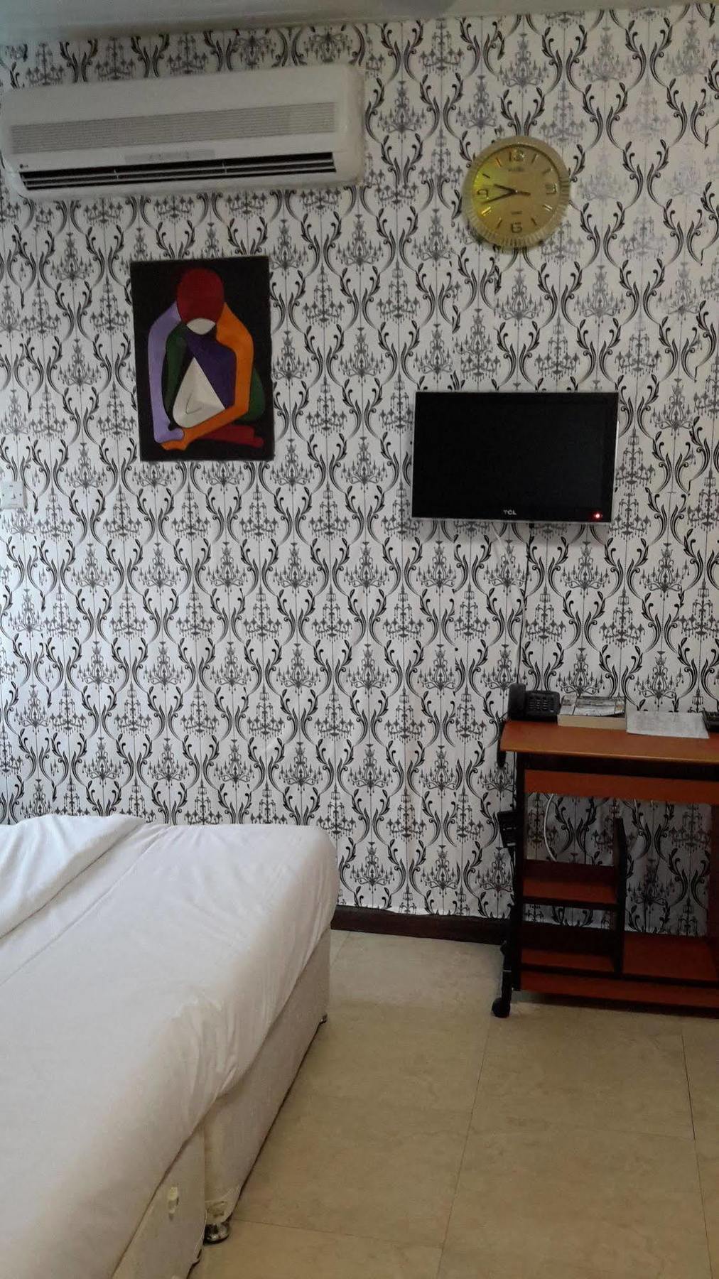 Tribeca Hotel Ghana Accra Bagian luar foto